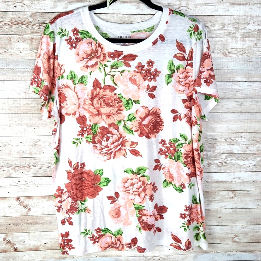 Torrid, Vintage burnout Floral White, peach and rust Tee, sz 1